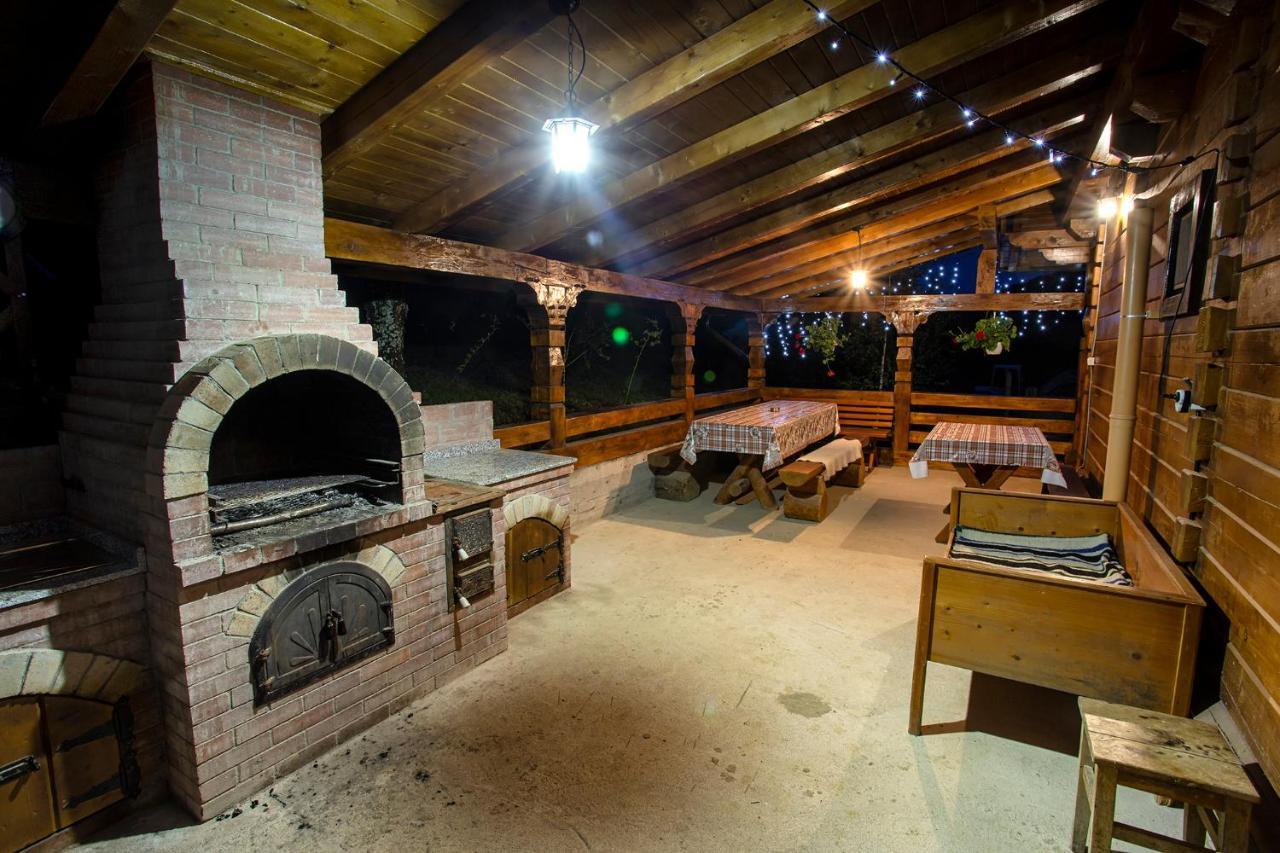 Tulean Cabin Săcel Exteriér fotografie